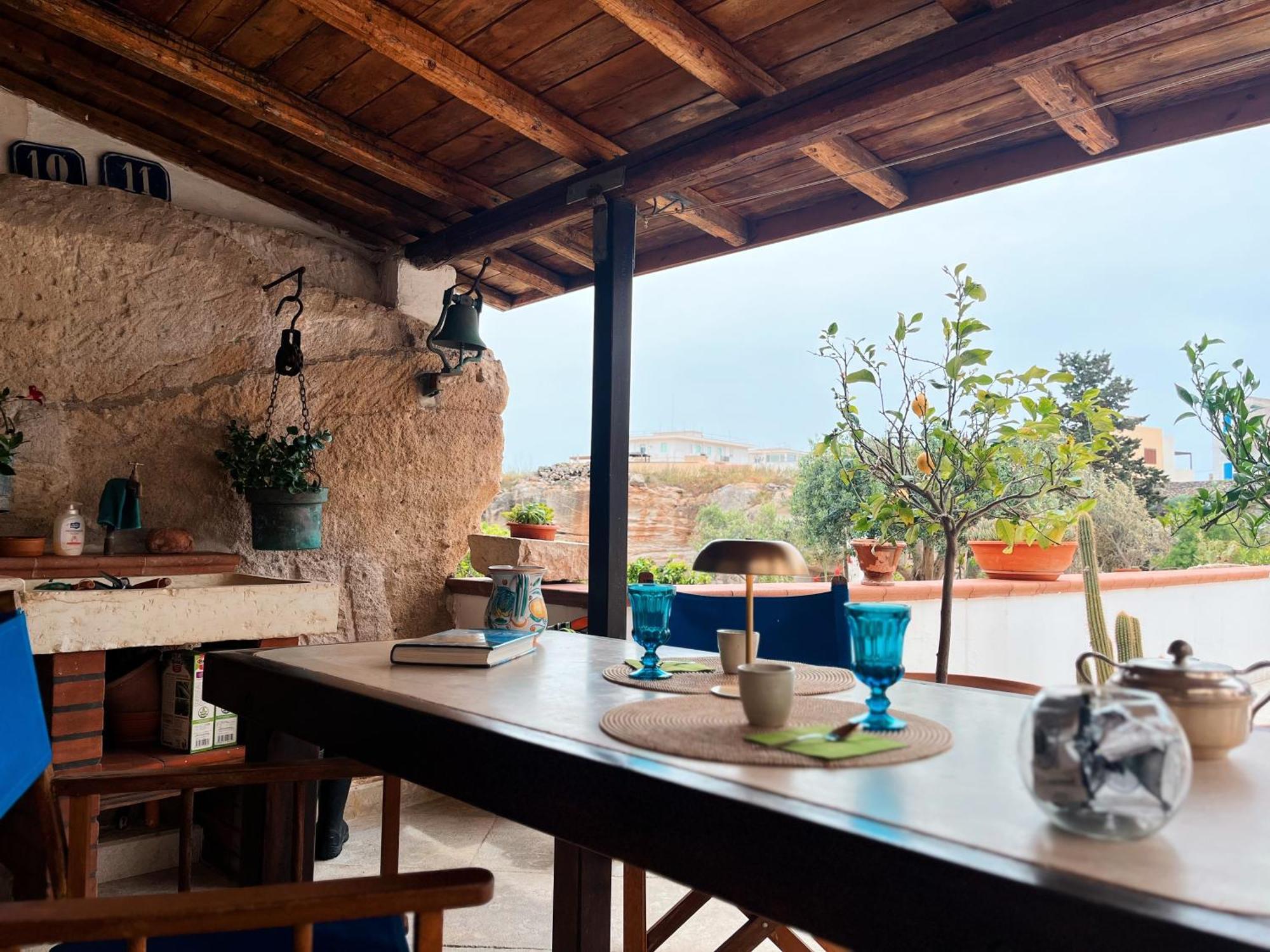 Il Cactus: Una Piccola Oasi In Paese 法维尼亚纳 外观 照片