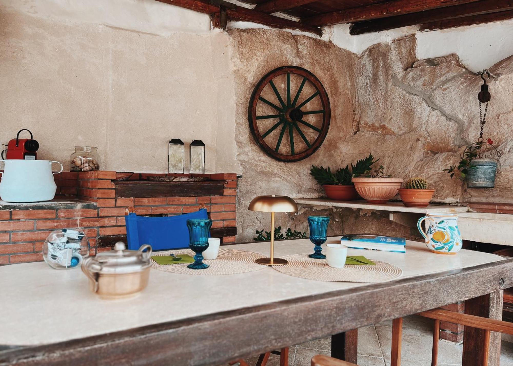 Il Cactus: Una Piccola Oasi In Paese 法维尼亚纳 外观 照片